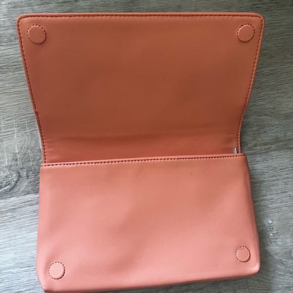 Matt and nat clutch - Picture 2 of 2